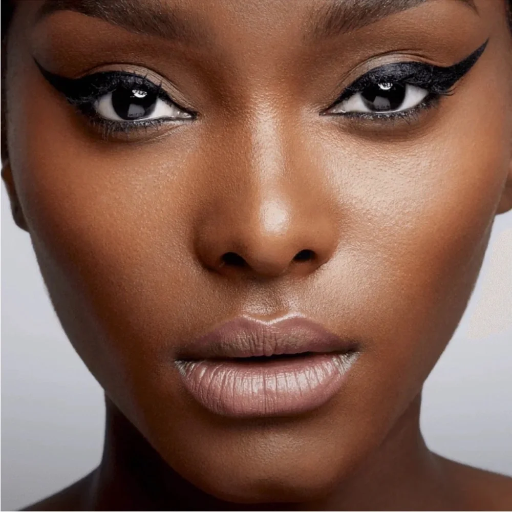 UZO Blaque liquide eyeliner